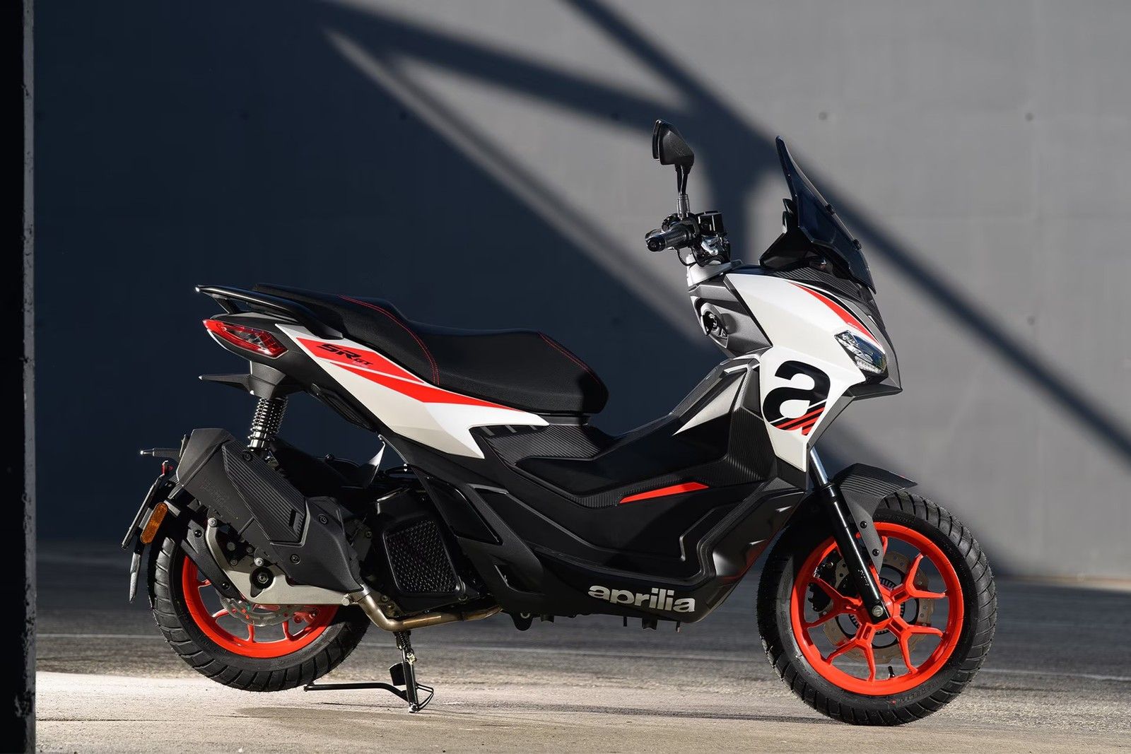 Fahrzeugabbildung Aprilia SR GT 125 S BIANCO MATT