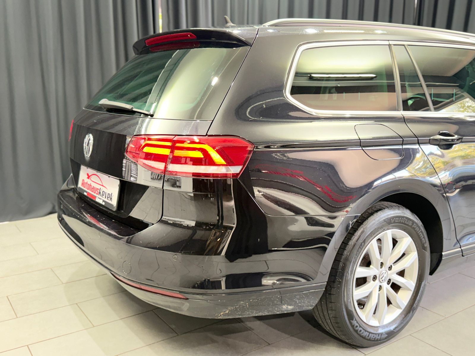 Fahrzeugabbildung Volkswagen Passat Variant Comfortline|NAVI|PDC|2-HD