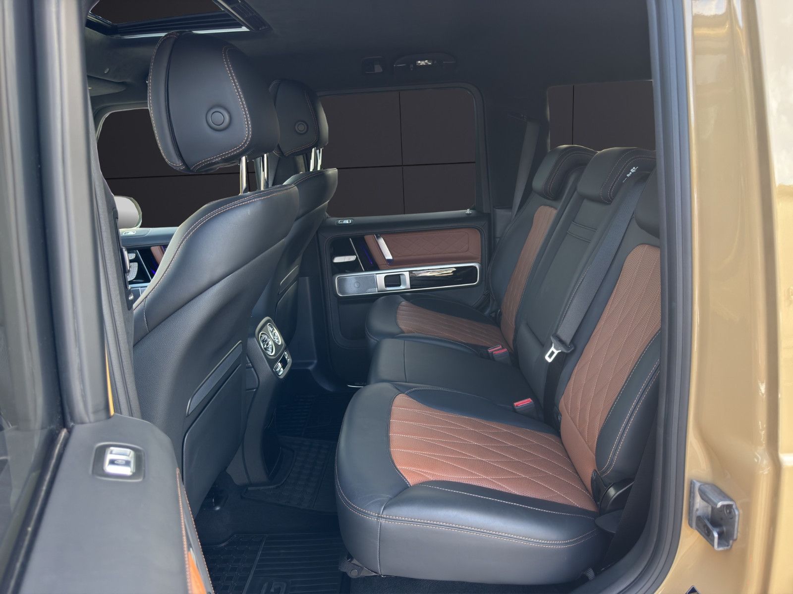 Fahrzeugabbildung Mercedes-Benz G 63 AMG/Garantie/Sdhz/Drivers/Sonderlack/AHK/