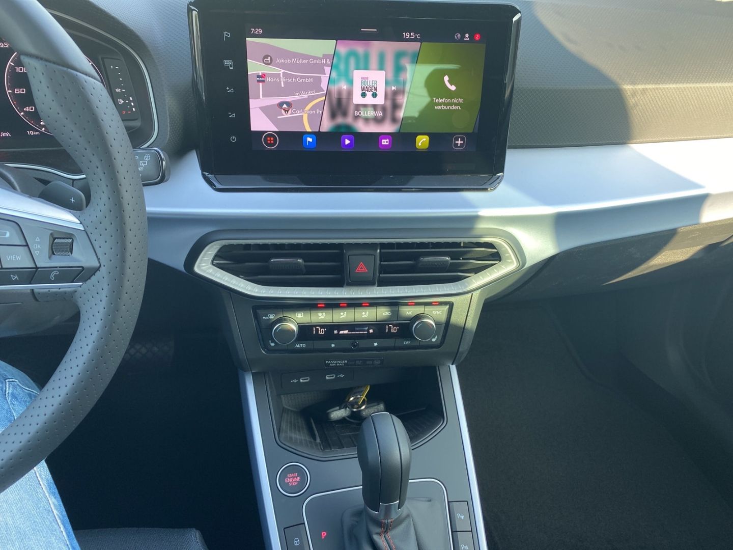 Fahrzeugabbildung SEAT Arona FR 1.0 TSI*NAVI*Full-link*LED*PDC*CAM*TEMP