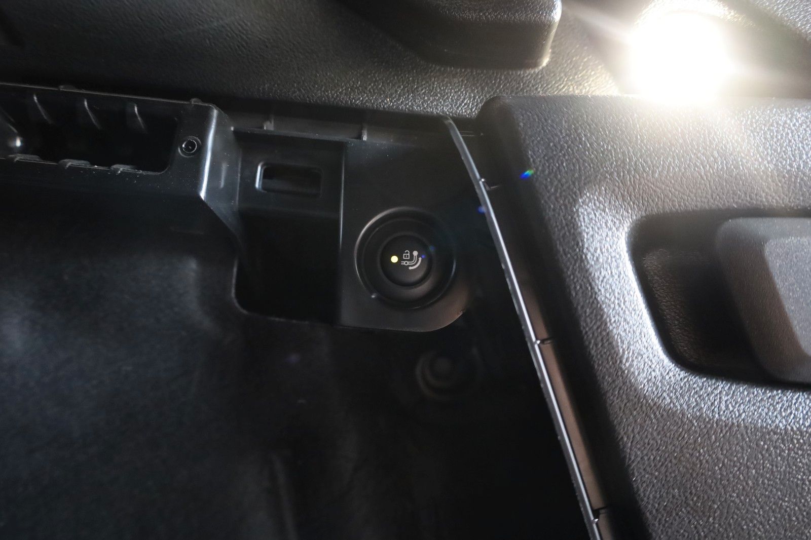 Fahrzeugabbildung BMW X3 xDrive 20d Advantage,Leder,Navi,HUD,PanoD,AHK