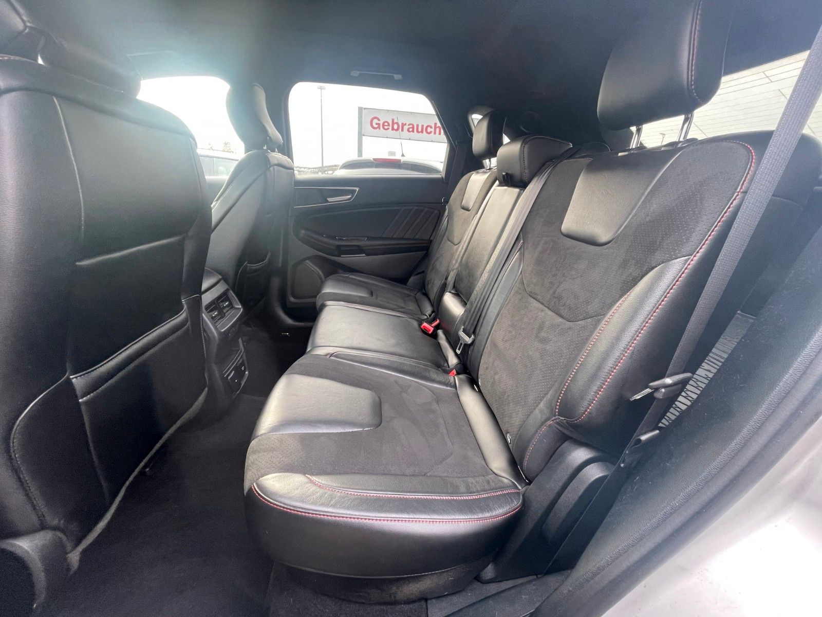 Fahrzeugabbildung Ford Edge ST-Line 4x4