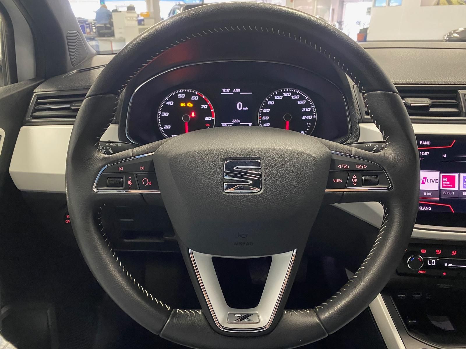 Fahrzeugabbildung SEAT Arona 1.0 TSI Xcellence+APP+NAVI+PDC+LED+TEMPOMA
