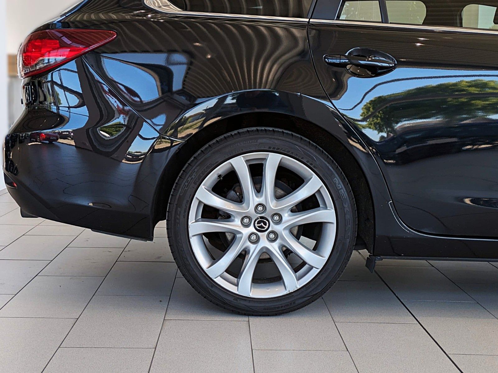 Fahrzeugabbildung Mazda 6 Kombi Center-Line KLIMAAUT SITZHEIZG NAVI 19''
