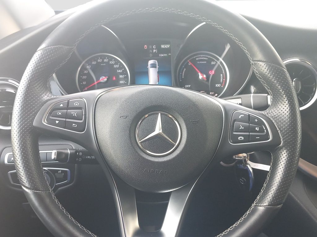Fahrzeugabbildung Mercedes-Benz EQV 300 Lang 360*KeyLess*LED*PDC*SpurH*SpurW*AUT