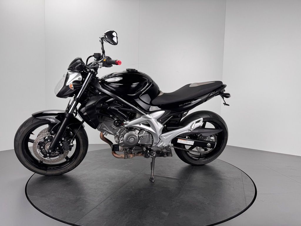 Fahrzeugabbildung Suzuki SFV 650 GLADIUS *TOP-ZUSTAND *SERVICE NEU