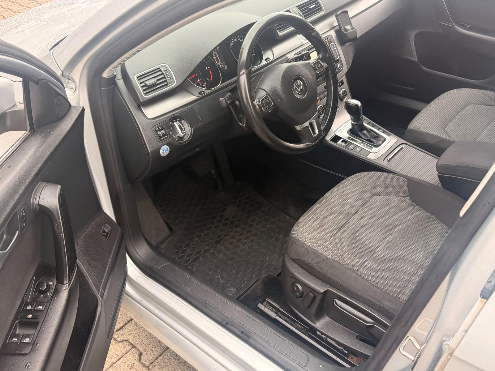 Volkswagen Passat 2012 — photo 36