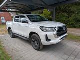 Toyota Hilux 2.8 Comfort - Schalter TOP Garantie! - Toyota Hilux von privat