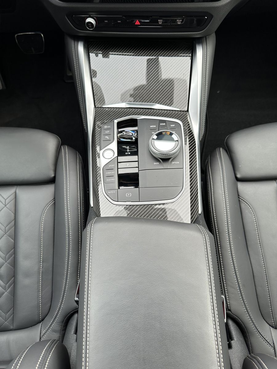 Fahrzeugabbildung BMW i4 M50 xDrive NAV+LEDER+ACC+AHK+360°+H&K+HEAD-UP