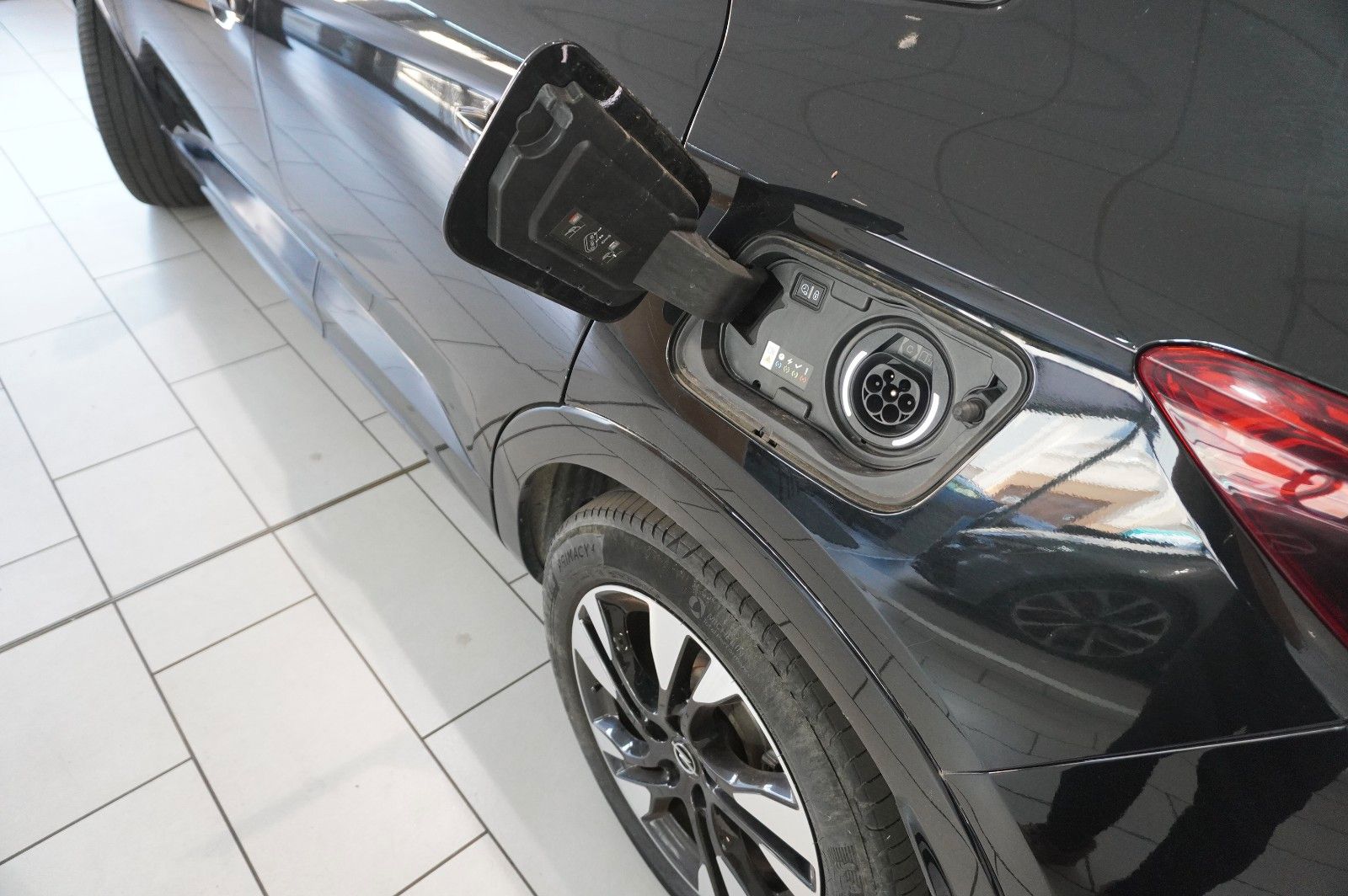 Fahrzeugabbildung Opel Grandland (X) ULTIMATE 4HYBRID NAVI/LED/360°/DAB