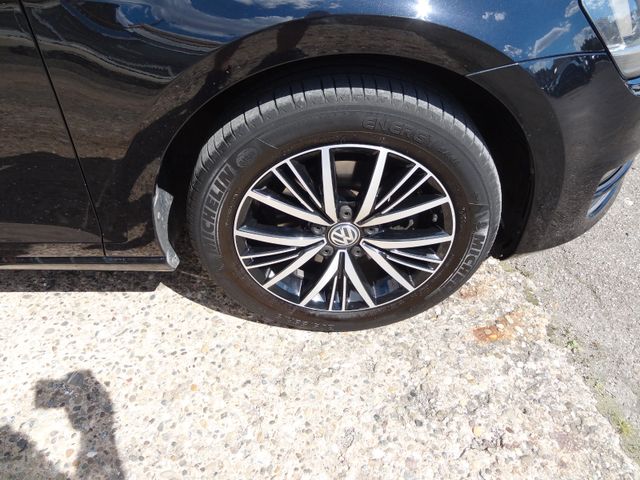 Fahrzeugabbildung Volkswagen Golf VII Lim. Allstar/DSG/Xenon/Navi/2.Hd/150PS/