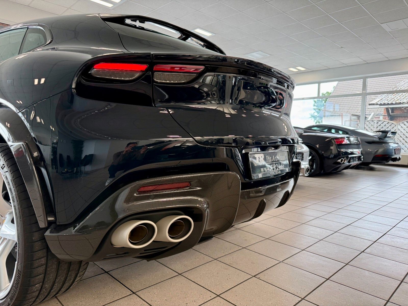 Fahrzeugabbildung Ferrari Purosangue Panorama/Carbon/Burmester/360/Matrix