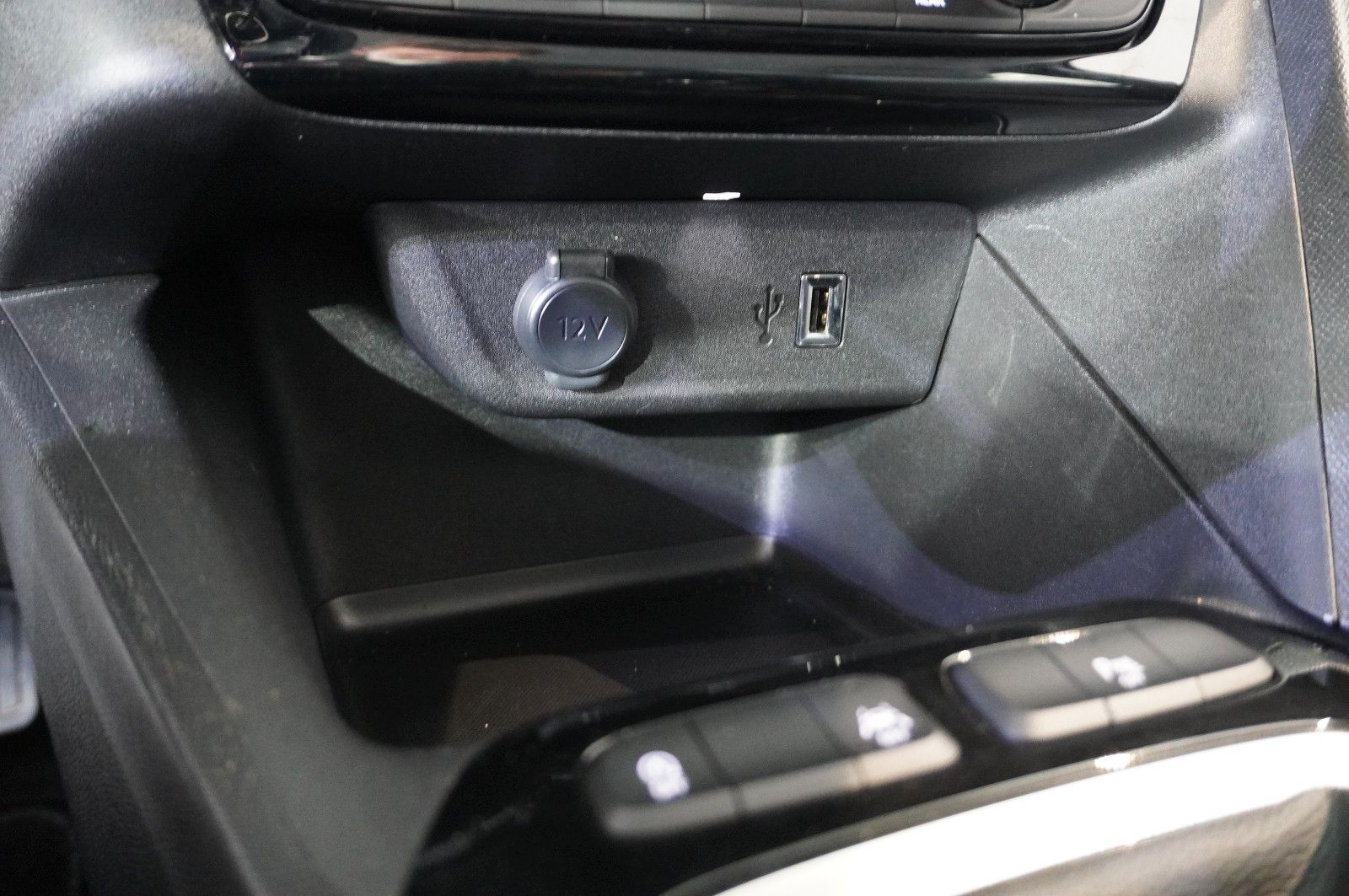 Fahrzeugabbildung Opel Corsa F 1.2 EDITION NAVI/KAMERA/TEMP./PDC/DAB+