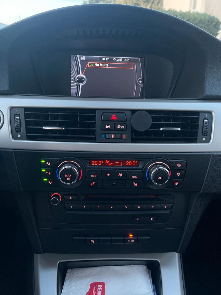 BMW 318 2012 — photo 10