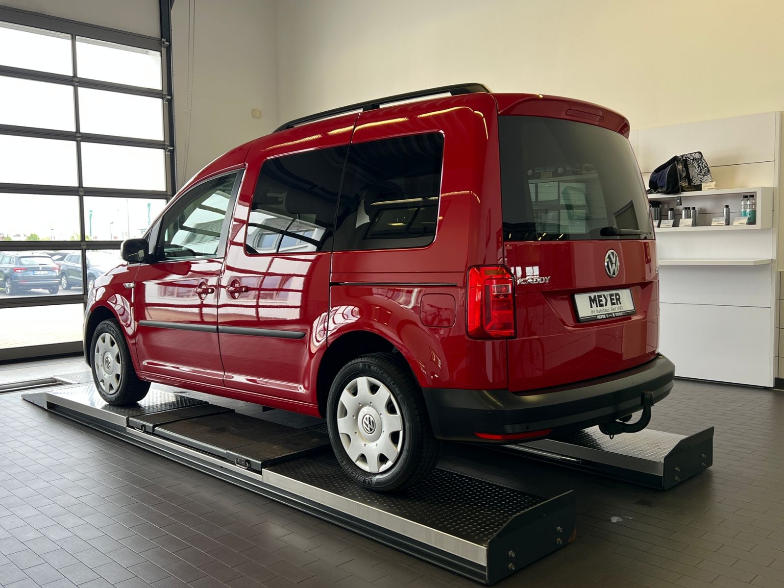 Fahrzeugabbildung Volkswagen Caddy Trendline 1.4 TSI *AHK, Navi, Klima, Sitzh