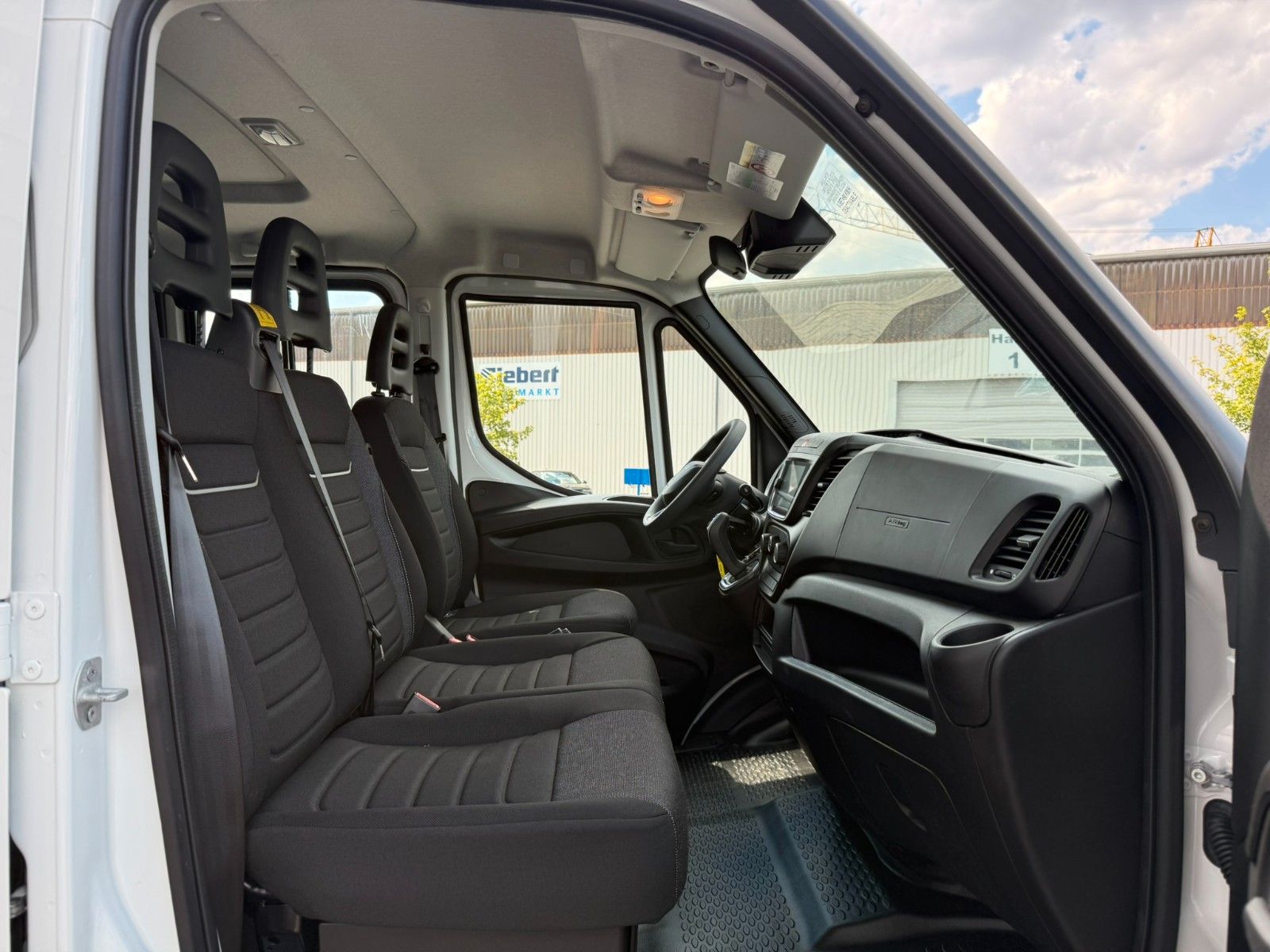 Fahrzeugabbildung Iveco 35S18HA8 D Pritsche *R 3750 mm*Automatik*