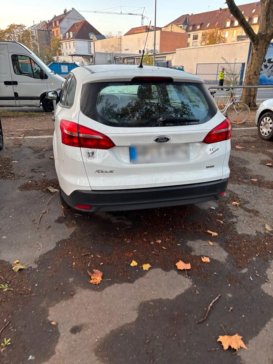 Ford Focus 2015 — interior