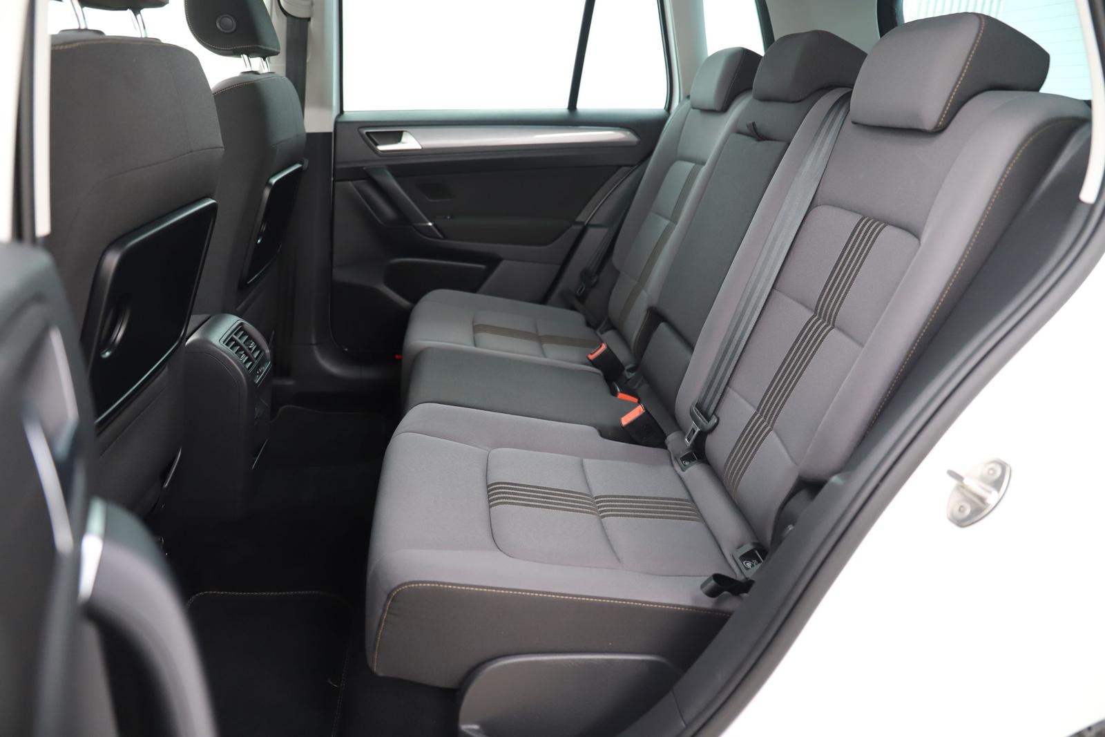 Volkswagen Golf 7 Sportsvan 1.4TSI 125PS DSG R Line Pano 1H