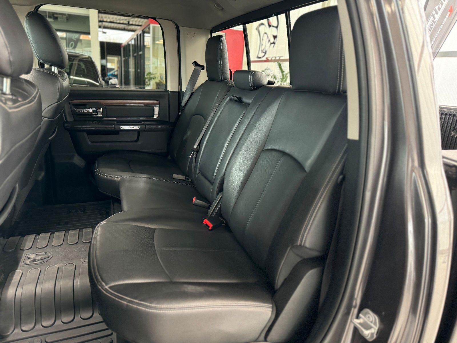 Fahrzeugabbildung Dodge RAM 1500 Laramie Classic  "LPG  AHK  Leder"