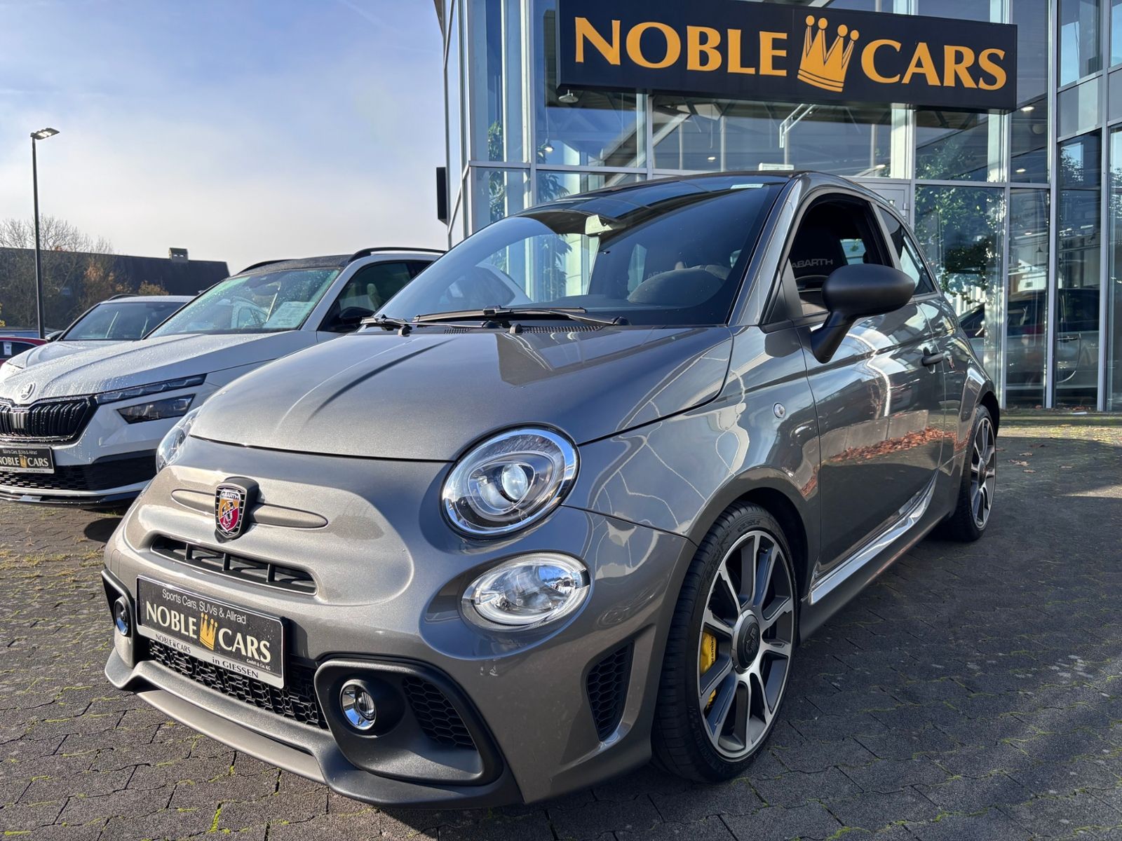Fahrzeugabbildung Abarth 695C Automatik KLIMA NAV BEATS LEDER SHZ