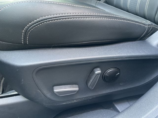 Fahrzeugabbildung Ford Kuga 2.5 Duratec FHEV 4x4 Vignale Hybrid , Navi,