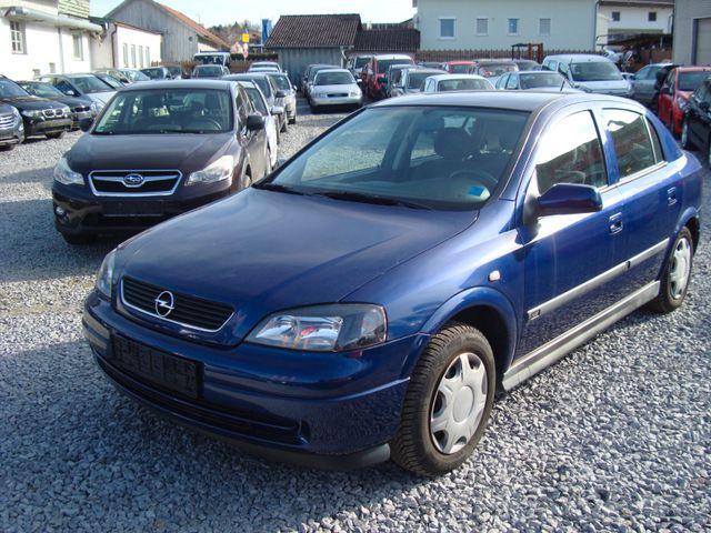 Opel Astra 1.6 Njoy