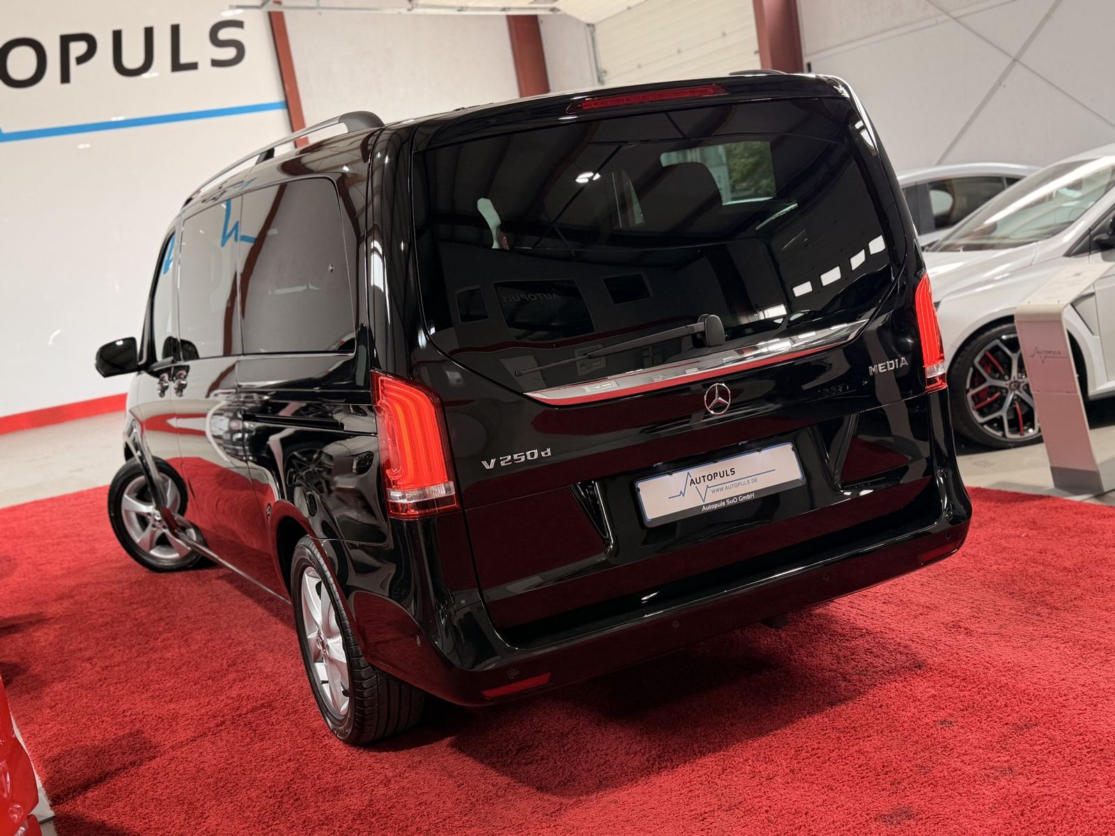 Mercedes-Benz V 250 d EDITION LANG PANO LED NAVI AHK CARPLAY foto 8
