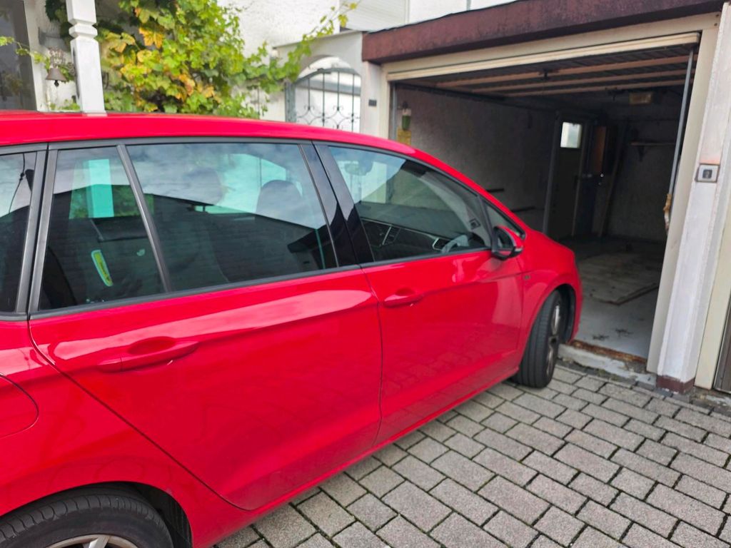 Image of Volkswagen Golf Sportsvan