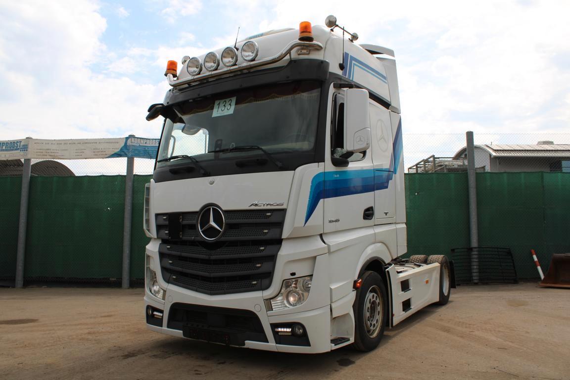 Mercedes-Benz 1845 4x2 LL GigaSpace 2 x Tank MULTI Nr.: 133