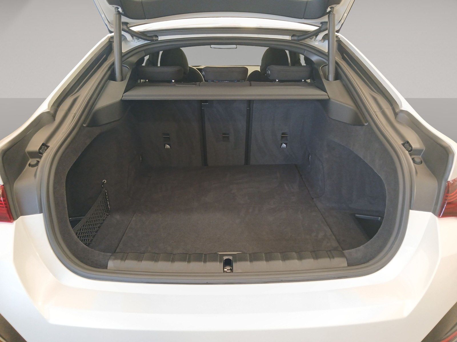 BMW i4 - Bild 13