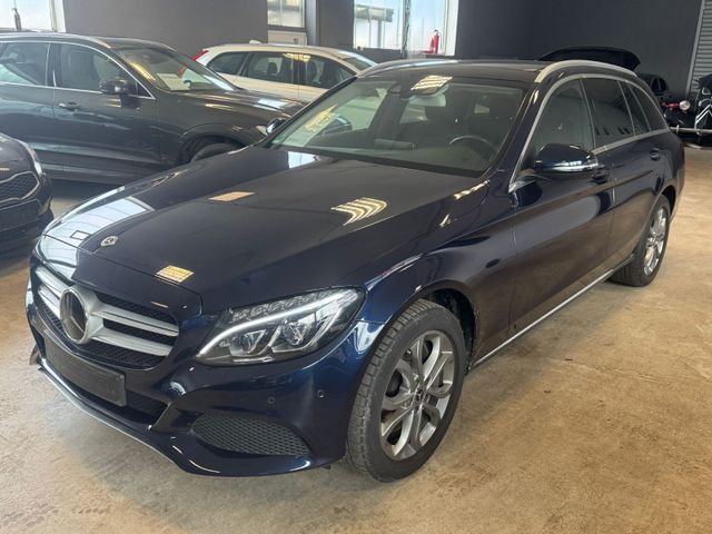 Mercedes-Benz C 400 T 4Matic PANO NAVI CAM DISTR PDC SPURH LED