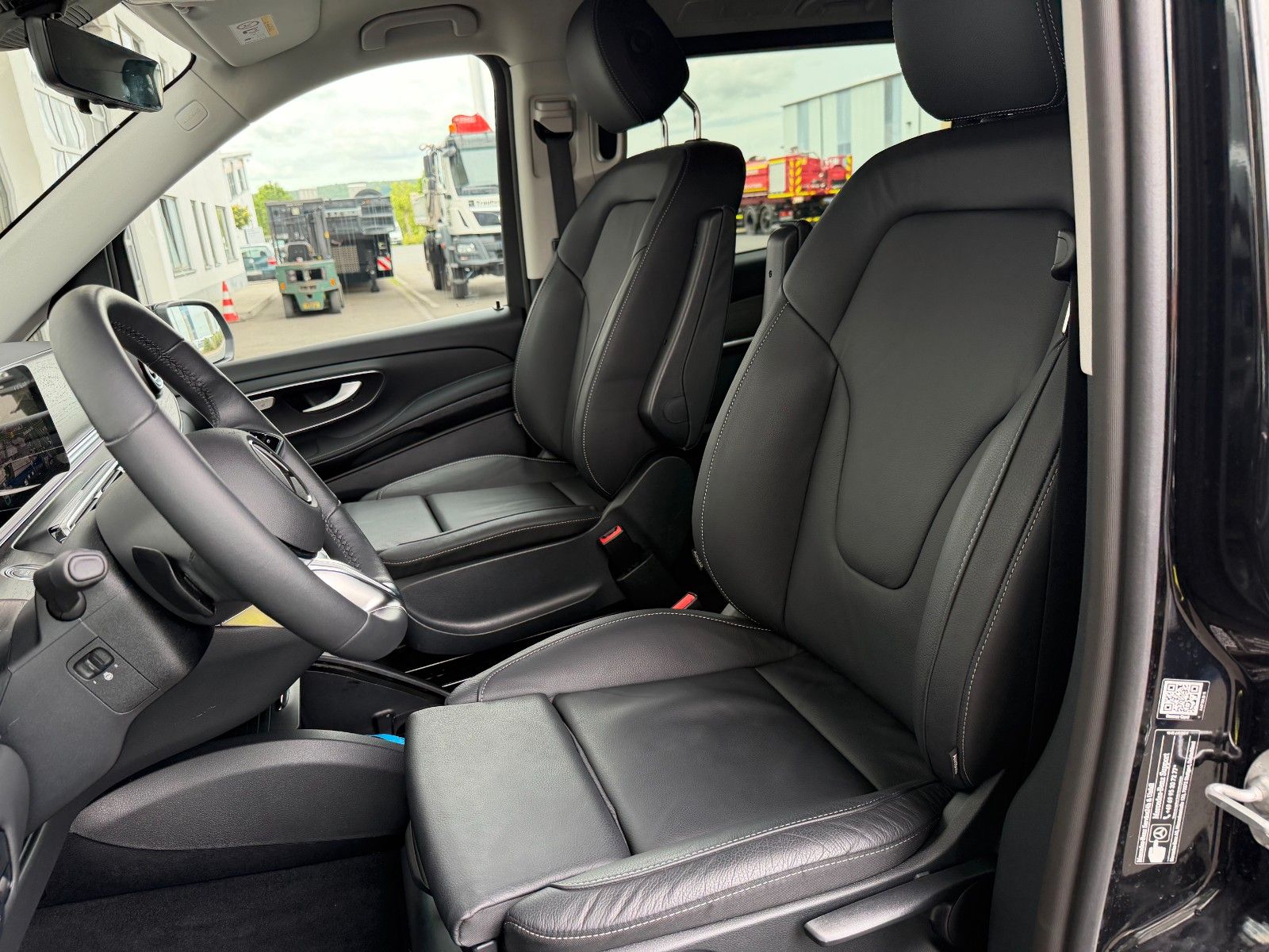 Fahrzeugabbildung Mercedes-Benz V 300 d AVA Extral DISTRONIC Standheiz 360Kamera