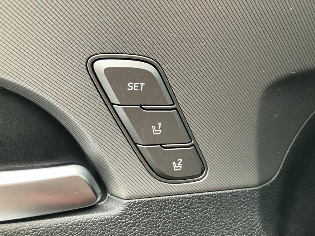 Fahrzeugabbildung Hyundai Santa Fe HEV 1.6 T-GDI Signature 230PS HUD KAM