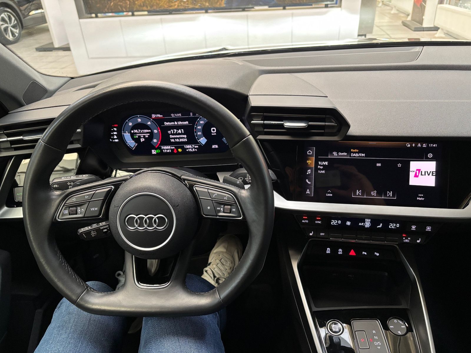 Fahrzeugabbildung Audi A3 Sportback 35 TDI advanced LED+KAMERA+NAVI+GRA