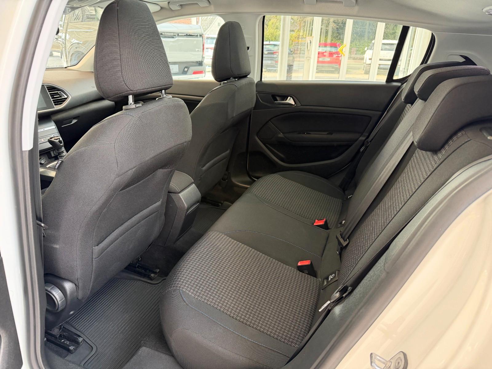 Peugeot 308 Style 1.2 Kamera Panorama Sitzheizung