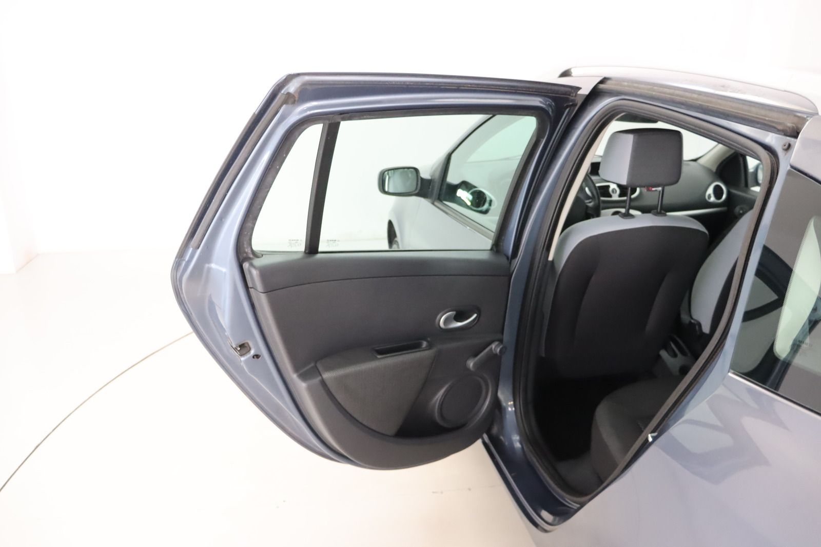 Fahrzeugabbildung Renault Clio Grandtour by Rip Curl 1.2 16V TCE