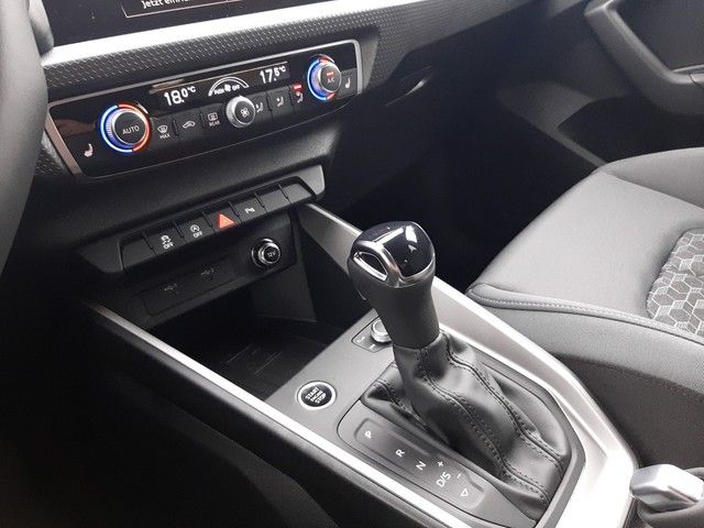 Fahrzeugabbildung Audi A1 allstreet 30TFSI S-tronic LED Kamera PDC Navi