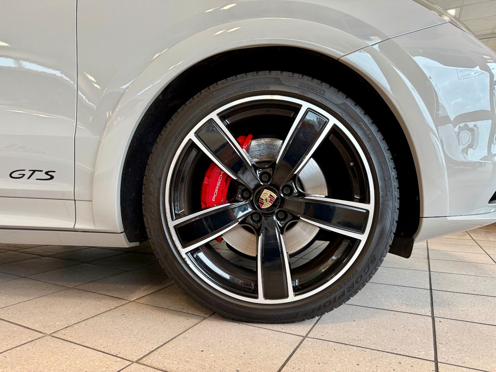 Fahrzeugabbildung Porsche Cayenne Coupe GTS AHK/ACC/HeadUp/22Zoll