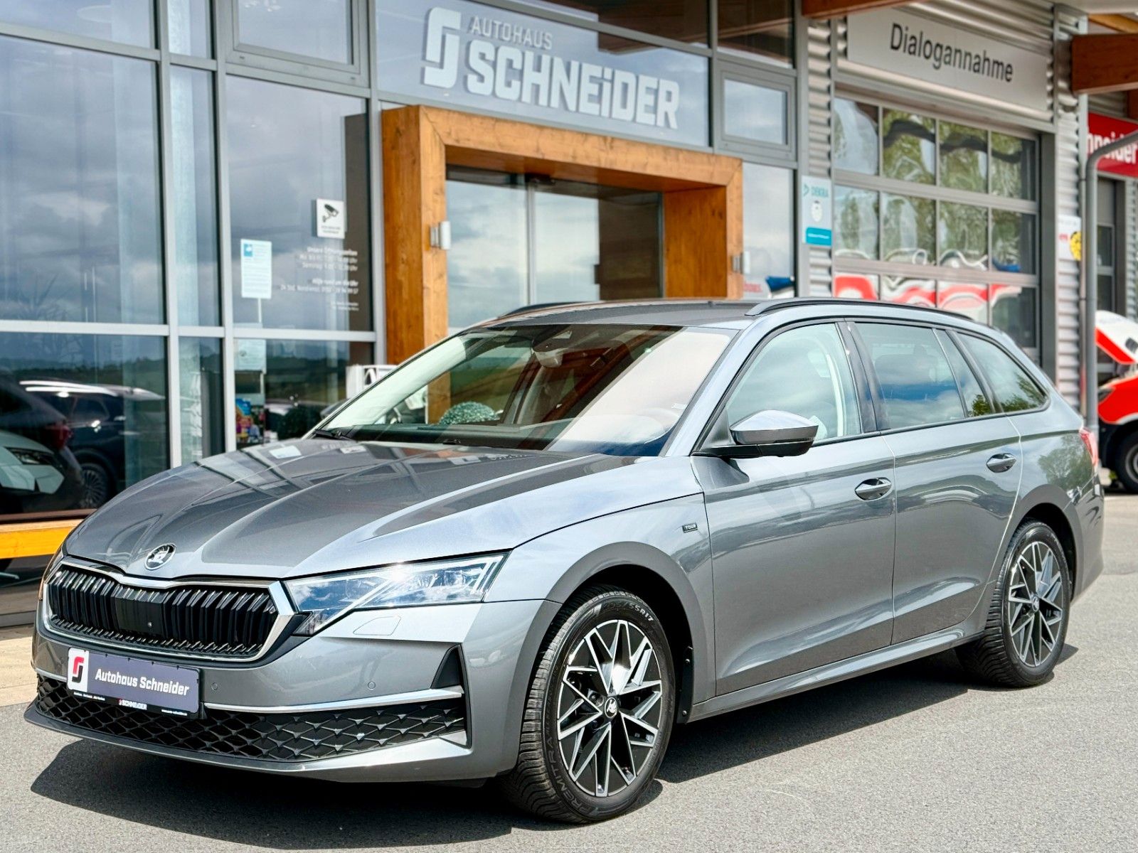 Skoda Octavia Combi 2.0 TDI DSG Tour Matrix 360° AHK