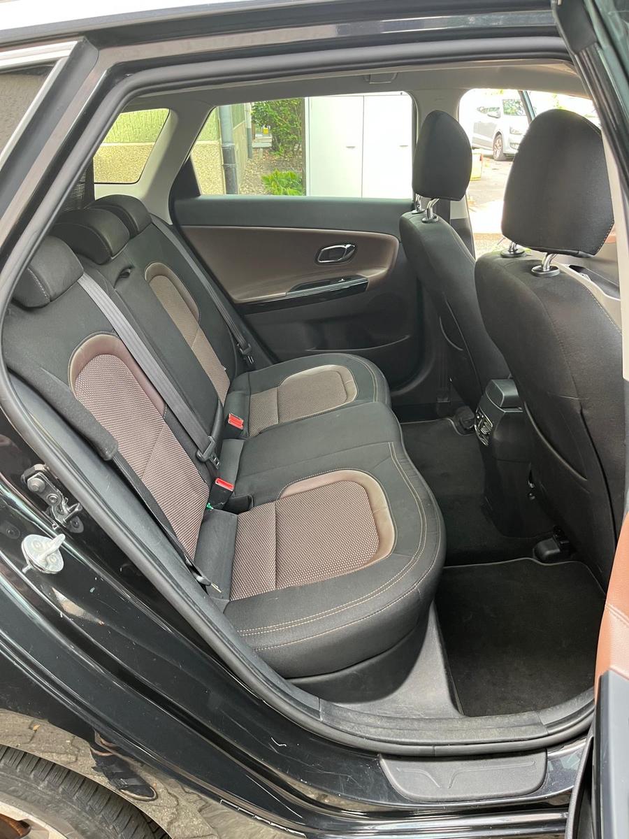 Kia cee'd Sportswagon 1.6 CRDi 128 Platinum Edition