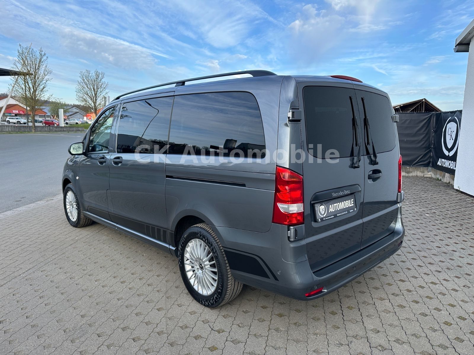 Fahrzeugabbildung Mercedes-Benz Vito 124 Mixto 4x4 lang/5Sitze/Navi/LED/Kam./AHK