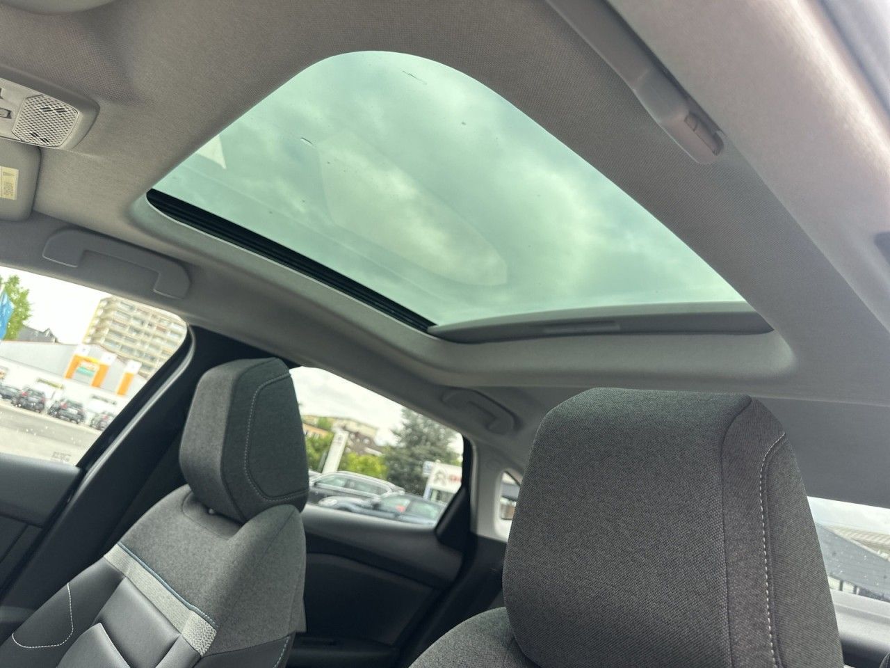 Fahrzeugabbildung Citroën C4 X PureTech 130 S&S EAT8 Max