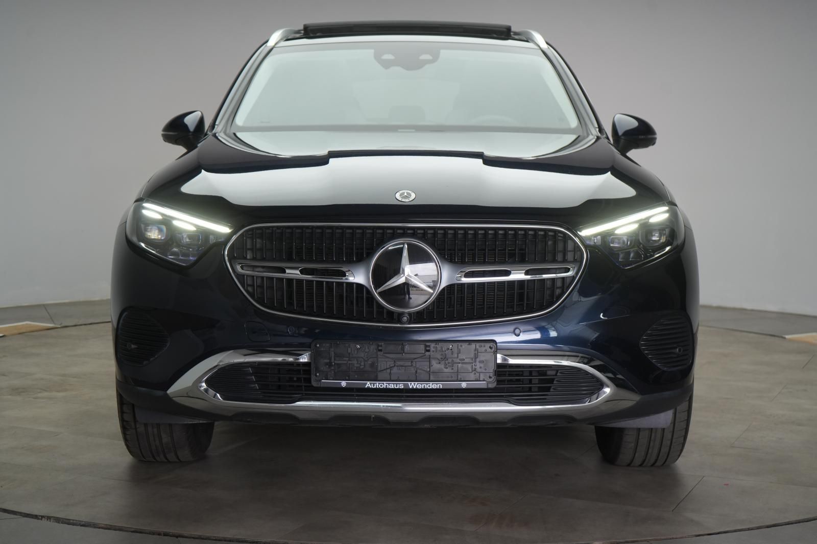 Mercedes-Benz GLC 300 de 4Matic 9G-Tronic Avantgarde Pano/360K imagem 2