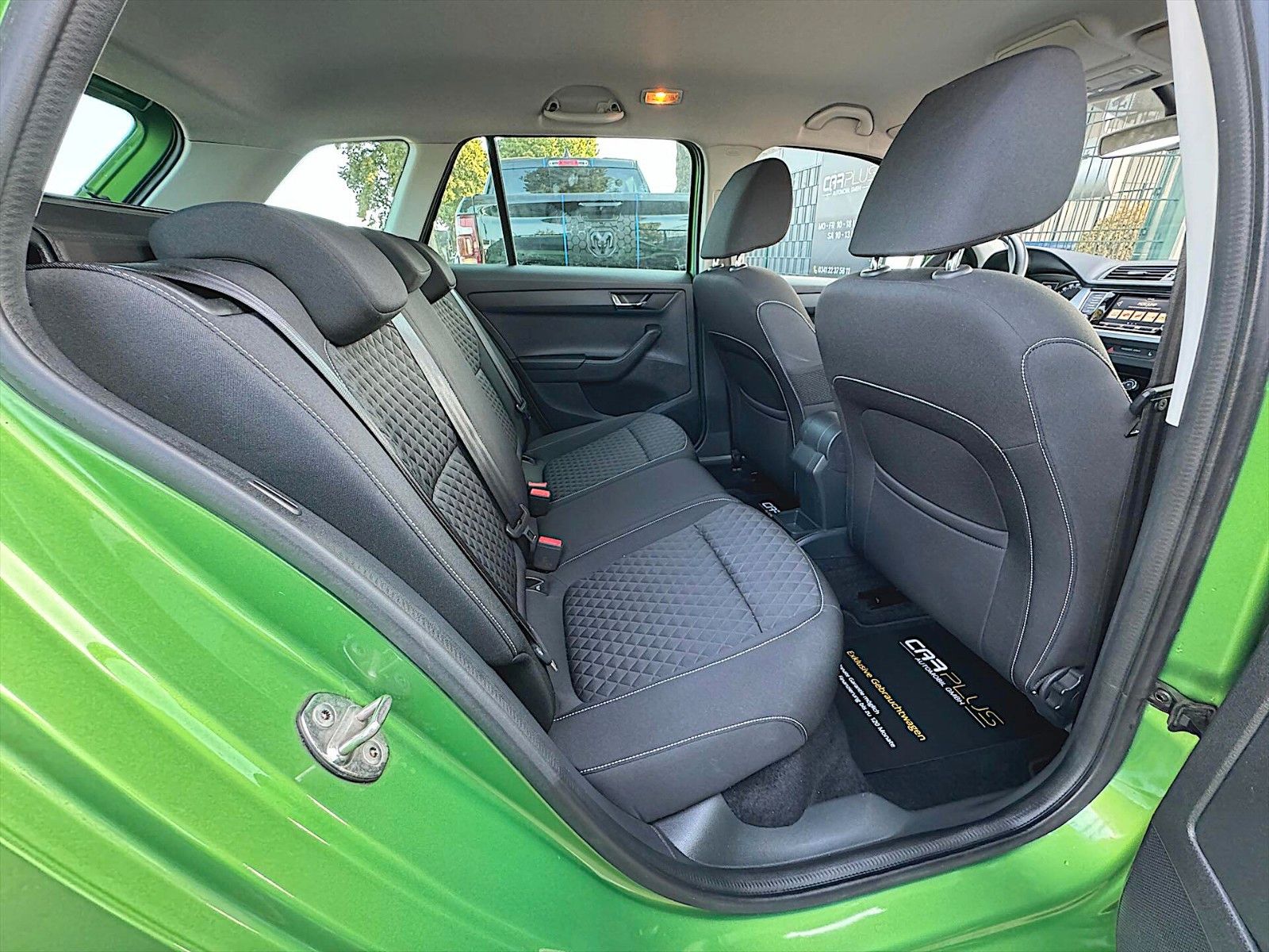 Fahrzeugabbildung SKODA Fabia Combi 1.0 TSI Drive Ambition *DAB*LED*