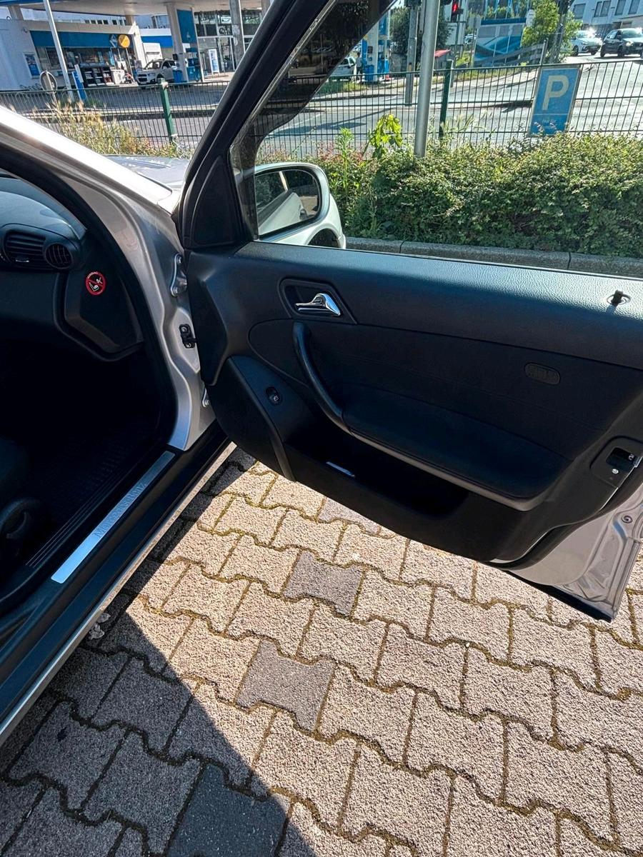 Mercedes-Benz C200 2005 — photo 10