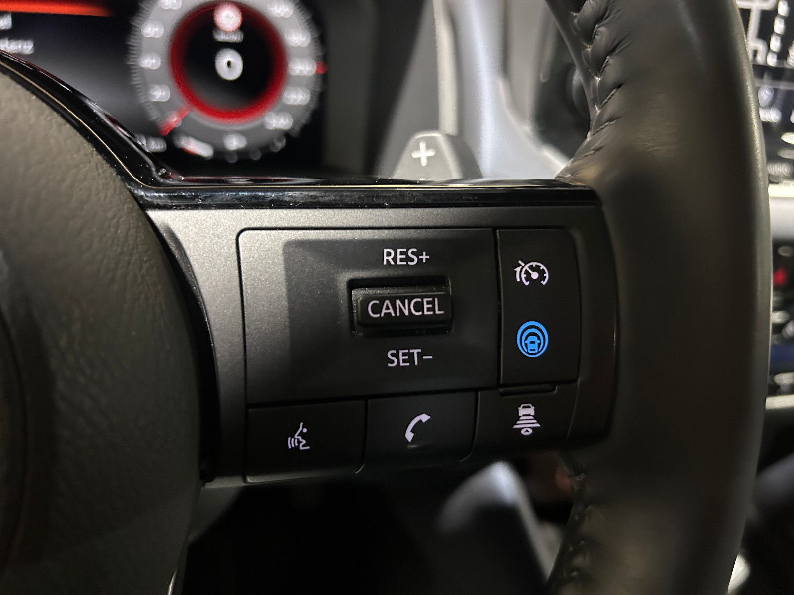 Fahrzeugabbildung Nissan Qashqai Tekna/PANO/360°/APPLE/BOSE/HEAD-UP/SHZ