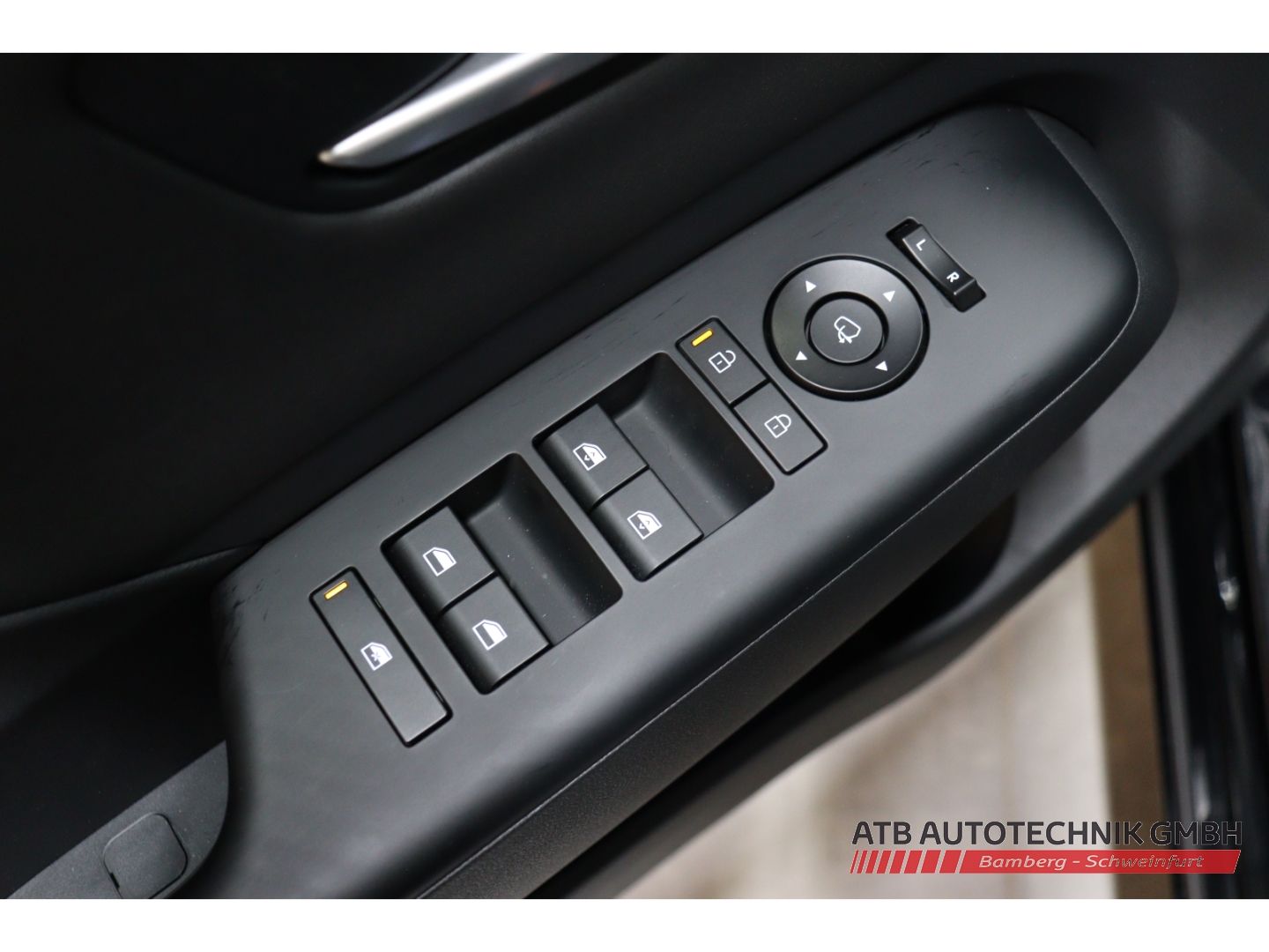Fahrzeugabbildung Hyundai KONA Elektro SX2 2WD 65,4kWh TREND-Paket, Assist