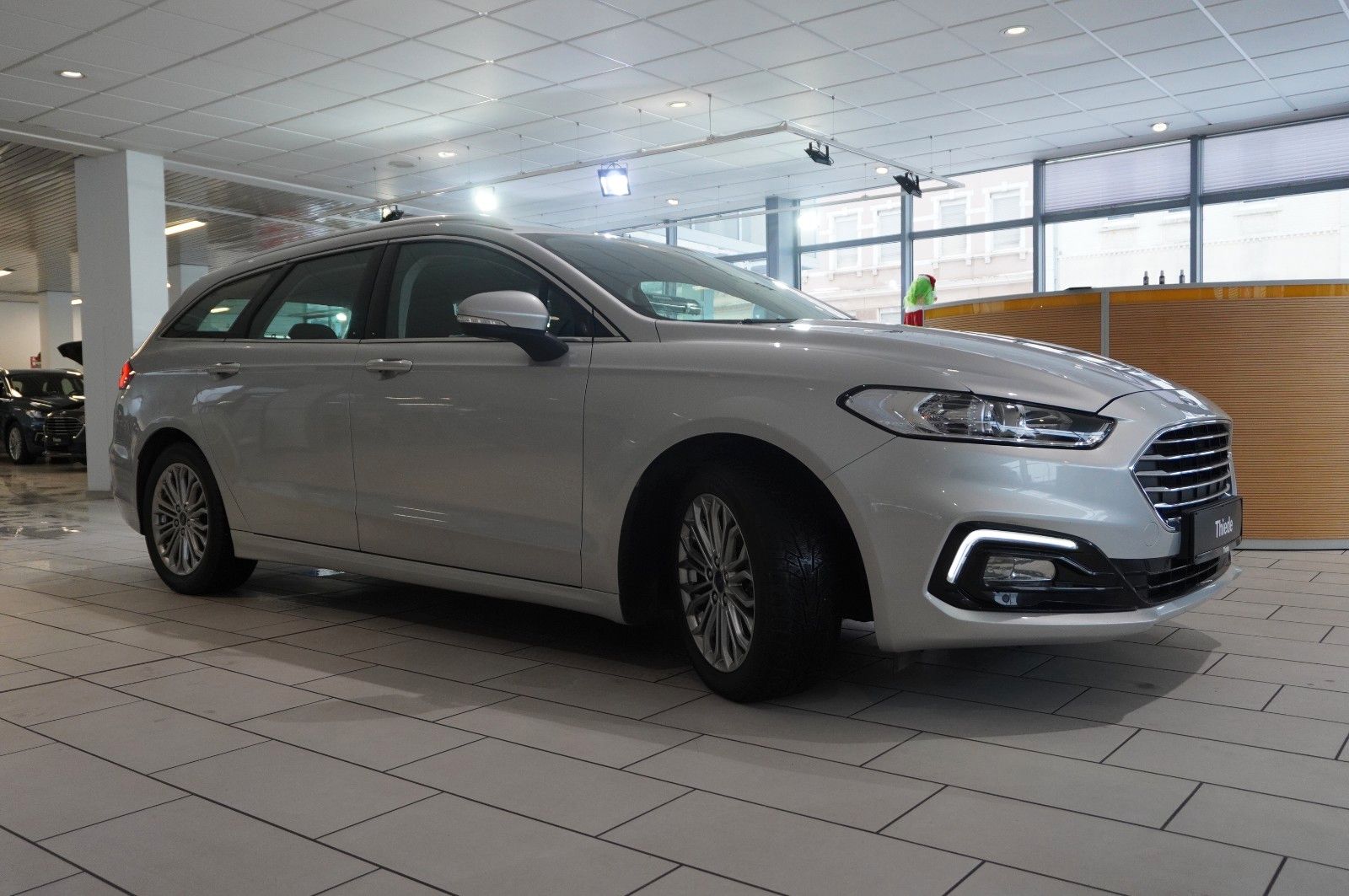 Fahrzeugabbildung Ford Mondeo Turnier 2.0 TITANIUM NAVI/LED/SPORT/DAB+