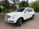 Ssangyong REXTON Rexton W RX200 e-XDi Quartz 4WD - weiße Ssangyong REXTON