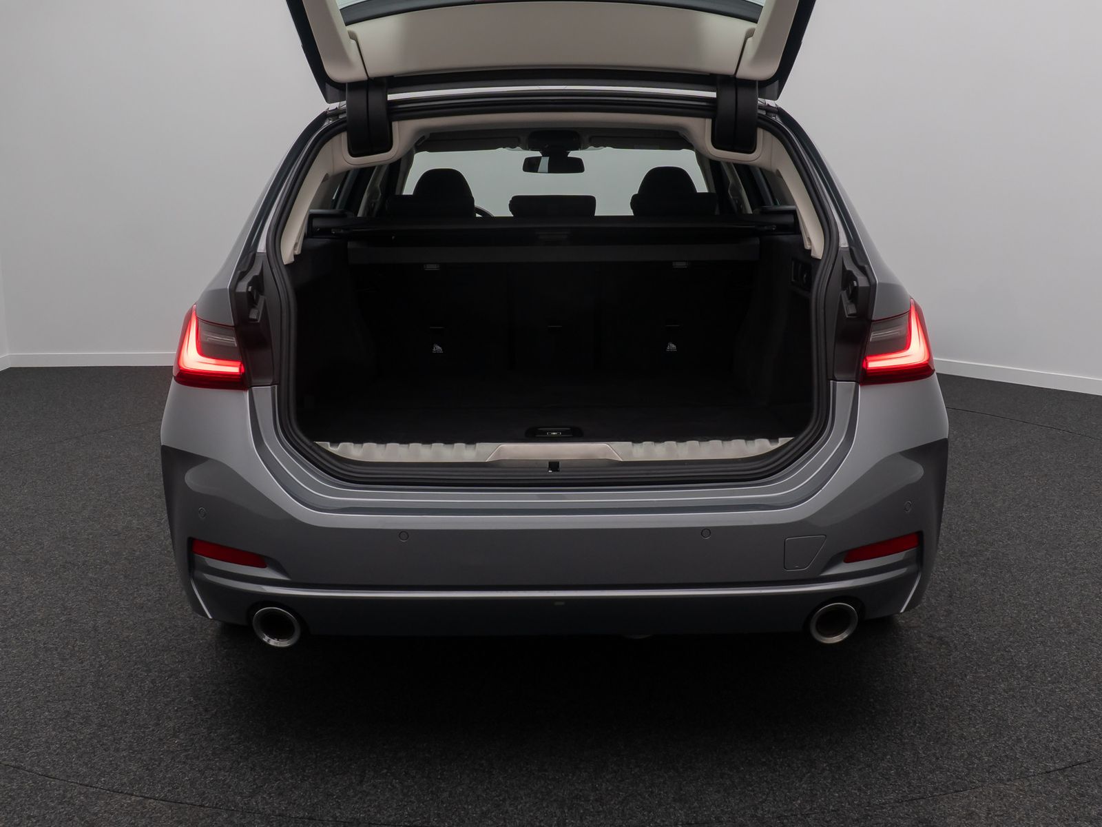 Fahrzeugabbildung BMW 330e AHK DAB Cockpit+ FernlichtAss Sport